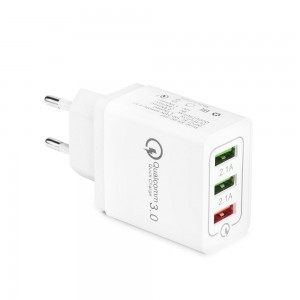 Univerzális hálózati, USB fali töltő adapter 5A QC3.0 3 USB aljzattal fehér színben
